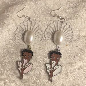 🤍Betty boop seashell pearl earrings🤍
